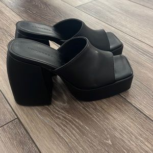 Black princess Polly high heels